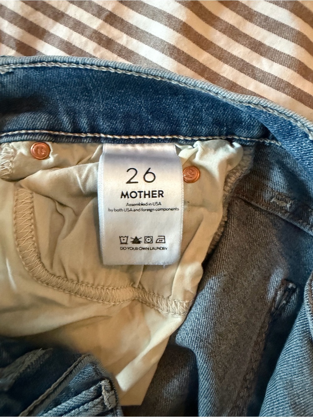MOTHER Light Blue Denim Jeans with Faded Finish - Picture 5 of 5